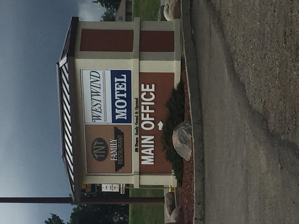 Westwind Motel Swift Current Ngoại thất bức ảnh